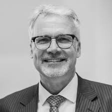 Yesterday, I was awarded the International Procurement Award for my PhD  thesis one the „Law and Economis of Efficient and Sustainable Procurement“  and had the pleasure to present my results to a… |