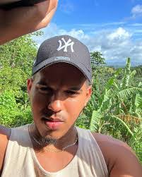 Elvin Pena's Instagram, Twitter & Facebook