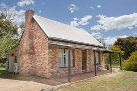 Pin By Yatta Nguku On Cottages Brick Cottage Cottage Cottage Style