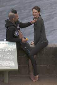 Shailene woodley confirmed on monday that she's engaged to aaron rodgers. Shailene Woodley Dating Hawaiian Folk Singer Nahko Shailene Woodley Surfing With New Man Hawaii