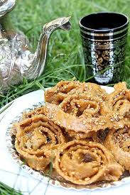 Chebbakia Patisserie Marocaine Mkherka Patisserie Marocaine Recette Marocaine Facile Recette