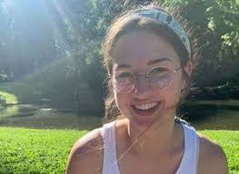 Araceli Rizzo's Instagram, Twitter & Facebook