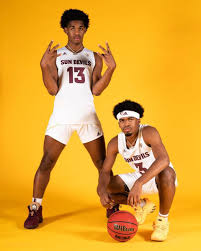 Christopher measured 6'3 barefoot, 6'4.25 in shoes, 203 lbs, with a 6'8 wingspan, and a 8'3.5 standing reach in. Josh Caleb Christopher In 2021 Dark Skin Boys Basketball Pictures Curvy Girl Outfits