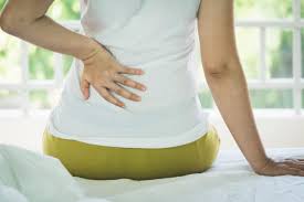 (slip disk l4 & l5),gerakanyoga untuk sehat mengatasi sakit pinggang.,himpunan mukjizat doa dan produk makanan sunnah: Rasa Sakit Pinggang Jangan Ambil Ringan Redakan Segera Dengan Ni Keluarga