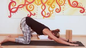 Das ist viel einfacher, als du denkst. Yoga Zuhause Lernen Fur Anfanger So Geht S Einfach