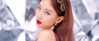 Formula of Love: O+T=♥" de #TWICE ya ha vendido más de 400.000 unidades en  Estados Unidos. Es su primer álbum completo en alcanzar este hito.