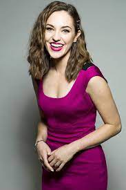 Laura Osnes Talks New Hallmark Movie In The Key Of Love Hollywood Life Laura Osnes Hallmark Actresses New Hallmark Movies