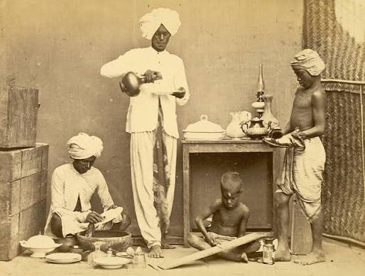 File:Group of Domestic servants at Madras in 1870.jpg - Wikimedia Commons