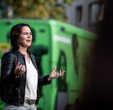 Annalena baerbock has been selected as the green party candidate to be the next german chancellor, as the country gears up for elections this year where angela merkel will exit the political stage. Annalena Baerbock Corona Rebellen Storen Ihren Auftritt Welt