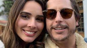 No solo entrevisté a alejandro riaño, también llesgó juanpis gonzález a darle categoría al suscríbete a nuestro canal aquí goo.gl/bxymm7 el humorista alejandro riaño hizo llorar de la risa. En Bikini Esposa De Alejandro Riano Lucio Su Barriga De Embarazo