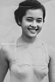 Louisa Benson's Instagram, Twitter & Facebook