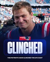 MAYE DAY! MAYE DAY! With the Buffalo Bills losing to the Philadelphia  Eagles tonight, the New England Patriots win the AFC East for the first  time since 2019. 🫡