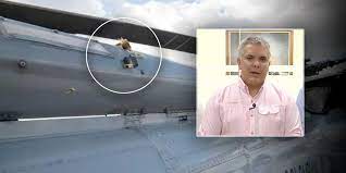 Bogotá (sputnik) — el presidente de colombia, iván duque, denunció que el helicóptero en el que viajaba junto con los ministros de defensa, diego molano, y del. Lo3tehzps8ofem