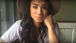 Laura Register's Instagram, Twitter & Facebook