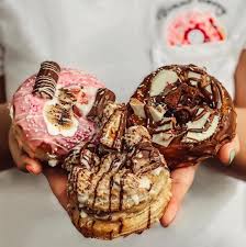 Wunderschon Bis Ins Kleinste Detail Royal Dreams Royaldonuts Koln Cologne Donuts Easy Donut Recipe Easy Donuts Vegan Donuts
