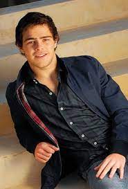 Check spelling or type a new query. Peter Lanzani Para La Revista Luz Por Siempre Laliter