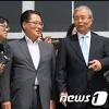동아일보의 김종인 홍준표에 대한 스토리 이미지