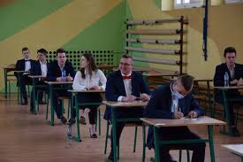 Jak co roku, to właśnie egzamin maturalny z języka polskiego rozpocznie zmagania uczniów z egzaminem dojrzałości. Xcpdrjhvceknim