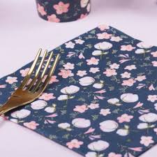 Lot De 16 Serviettes Jetables Pas Cher En Papier Bleu Marine A Fleurs