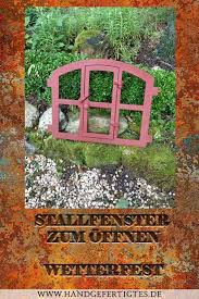 Antikes Stallfenster Zur Gartendekoration 2020 In 2020 Stallfenster Dekoration Antike Baustoffe