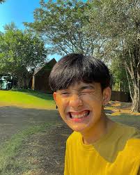 ล้วงความอยู่เฉยๆ ก็ปังของ เฟิร์ส อนุวัฒน์ เจ้าของเพลงฮิต ถ้าเขาจะรัก (ยืนเฉยๆ เขาก็รัก) Kcecl4hhbl Qsm