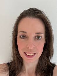 Erin Bottomley's Instagram, Twitter & Facebook