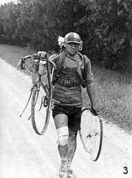 International (english) internacional (español) българия česko danmark deutschland dutch españa eesti vabariik france italia magyarország norge россия. Giusto Cerutti Apres Une Chute 1926 Vintage Bike Bike Photography Bike Shop