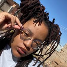 Is anyone else having trouble getting ads/diamonds at the end of a chapter?  This is the second chapter in this story that I've had this happen now. The  last chapter I had