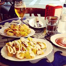 Albondigas zijn heerlijke gehaktballetjes die in spanje vaak als tapa worden gegeten, maar je kan er ook een heerlijk vullende. Eten In Spanje Doe Je Zo De Spaanse Eetgewoontes Barcelona Met Marta