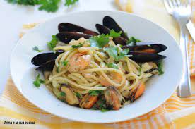 Entrati nell'ipermercato non sapevamo cosa cucinare, ma la pasta fresca ci ha tentati subito e cosa può abbinarsi bene alla pasta fresca? Linguine Al Misto Mare In Bianco Anna E La Sua Cucina