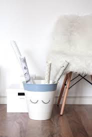 Ikea Hack Vom Mulleimer Zum Geschenkpapierhalter Rosy Grey Ikea Hack Ikea Papierkorb