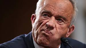 Model, 28, with Limb Difference Carries Her Prosthetic Legs in Public After  Years Feeling 'Ashamed' (Exclusive)