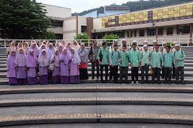 F i s i k a. Program Outreach Biologi Sekolah Menengah Ibn Khaldun Facebook