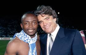 L'om va alors connaître une période couronnée de succès, sûrement la a l'aube de sa première saison à la tête du club marseillais, tapie nomme gérard banide au poste. Classic Teams 2 Marseille 1986 93 Get French Football News