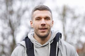 Lukas has more than 4 million. Lukas Podolski Wir Sind Eine Ganz Normale Familie Gala De