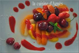 Salade De Fruits Frais Poches Au Coulis De Framboises La Cuisine D Agnes Salade De Fruits Frais Salade De Fruits Coulis Framboise