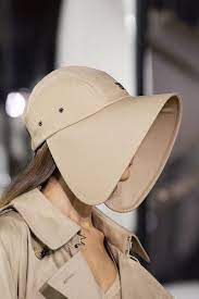 Burberry Prorsum At London Fashion Week Spring 2020 Burberry Prorsum Hat Fashion Women S Headwear