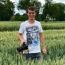 Denn sie legen ihre eier in obst, kartoffeln, zwiebeln oder altem hausmüll ab, die larven schlüpfen zeitig und nach nur wenigen tagen. Trauermucken Bekampfen So Wird Man Die Kleinen Fliegen Los