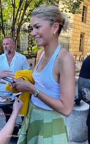 Zendaya Nipples in Paris - Fappenist