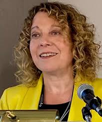 Sandra Mancini's Instagram, Twitter & Facebook