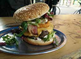 Wir haben es uns zur aufgabe gemacht, den ruf des burgers vom fettigen kleinen magenbomber zum feuchten traum deines gaumens zu machen. Der Bbi Burger Picture Of Bbi Berlin Burger International Tripadvisor