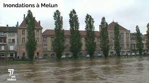 Une décision prise en raison des risques de crue exceptionnelle, notamment sur le loing, dans le sud du département. La Ville De Melun Touchee Par Les Inondations Youtube