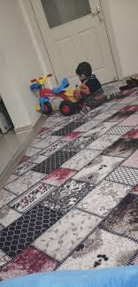 Süngerli halı örtüsü asla kaymaz❌ve leke geçirmez. Hali Ortusu Kullanan Diger