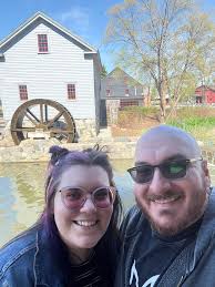 Had to make a visit to the passport office in Detroit. Stopped by “it takes  a village” skatepark. Place is so smooth, little but the features were  great.