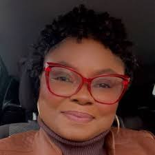 Kelly Storms's Instagram, Twitter & Facebook