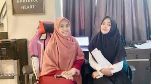 Tak kalah mewah dari nagita, ria ricis beri beri kejutan ultah, ria ricis langsung ramai dijodohkan dengan dokter tampan ini. Berduka Ayahnya Meninggal Dunia Oki Setiana Dewi Minta Ria Ricis Segera Pulang Halaman 3 Banjarmasin Post