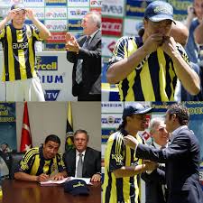 Beşiktaş ile fenerbahçe arasında büyük bir transfer savaşına neden olan mehmet topuz, siyah beyazlı formayı giydi !. Fanatik On Twitter Nostalji Mehmet Topuz Un Fenerbahce Ye Transfer Oldugu Gunden Kareler