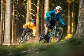 Vorgestellt 8 Wetterfeste Mountainbike Outfits Fur Den Herbst Mtb News De