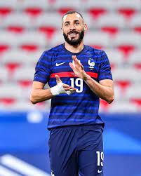 Karim benzema is back in the france national team for the first time since 2015 after didier deschamps selected the real madrid man for this summer's euros. Karim Benzema On Twitter Great Team Win Feels Good To Be Back Nueve Vamonos Alhamdulillah