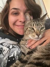 Lori Schroth's Instagram, Twitter & Facebook